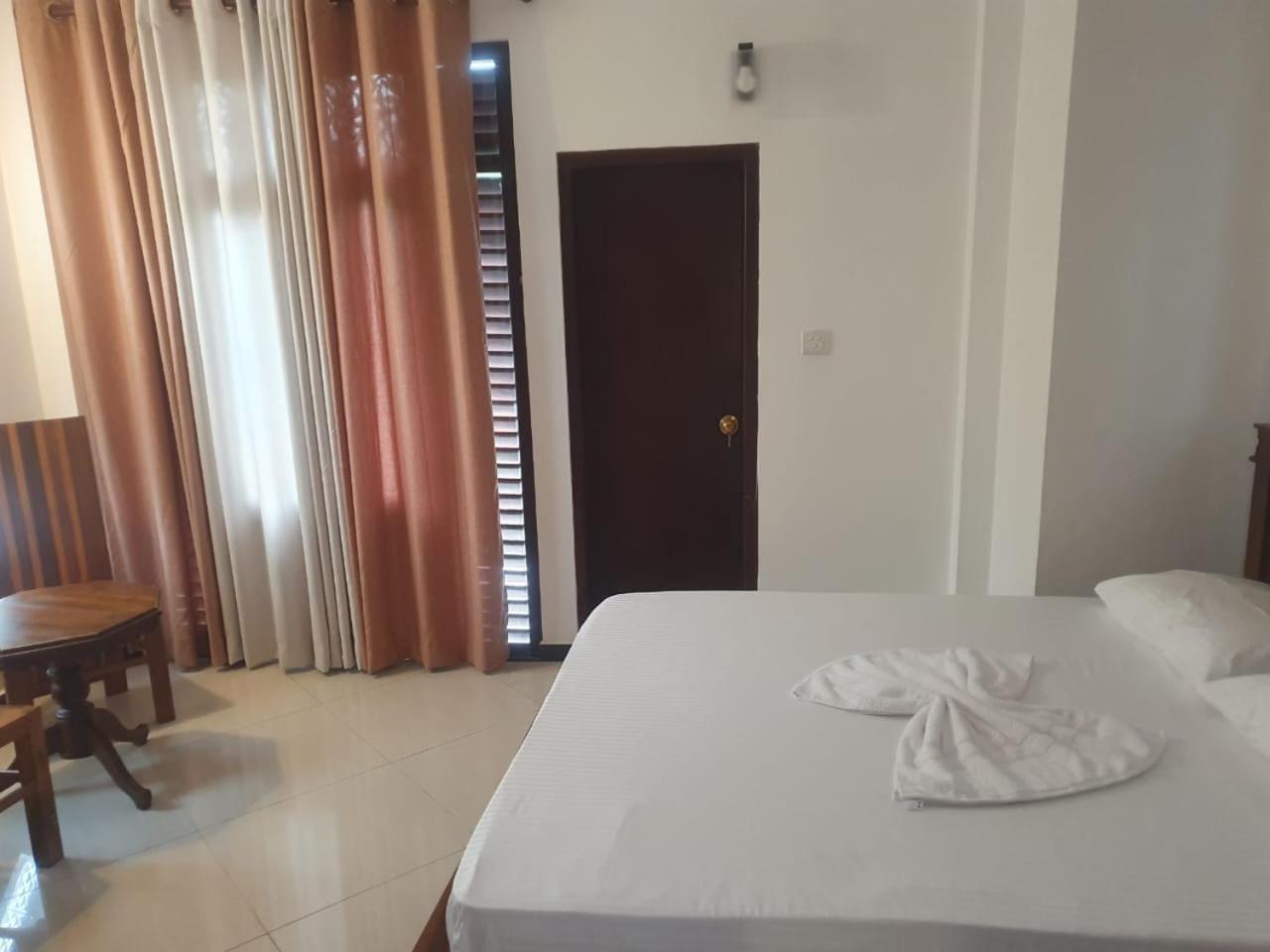 Ravi Place Unawatuna Bagian luar foto